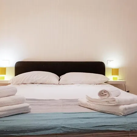 Vacanze Cisternone Centro Bed & Breakfast *