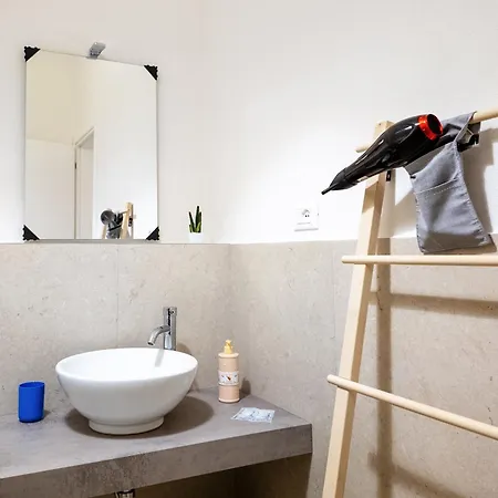 Vacanze Cisternone Centro Bed & Breakfast