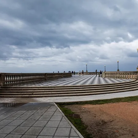 Vacanze Cisternone Centro Oda ve Kahvaltı